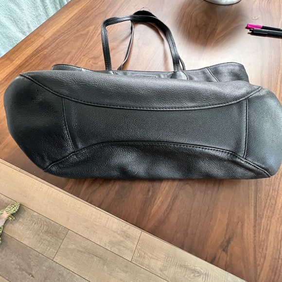 Michael Kors Black leather bag - Picture 4 of 8